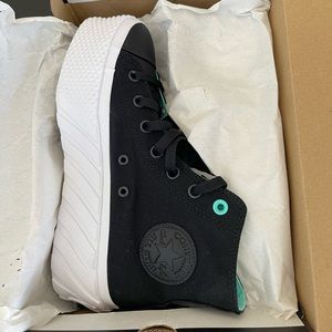 Converse Surface Fusion 2X Chuck Taylor Size 7.5 Black/Electric Aqua/White BNWB